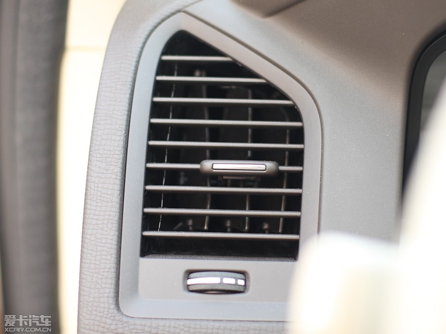 2012֠XC60(M) 2.0T T5 Ű