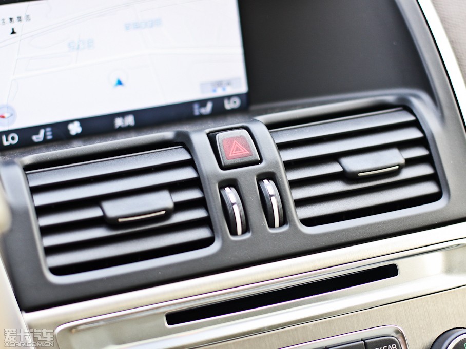 2012֠XC60(M) 2.0T T5 Ű