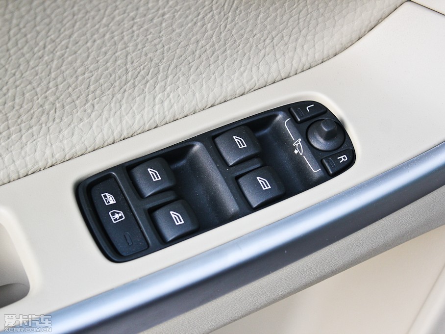 2012֠XC60(M) 2.0T T5 