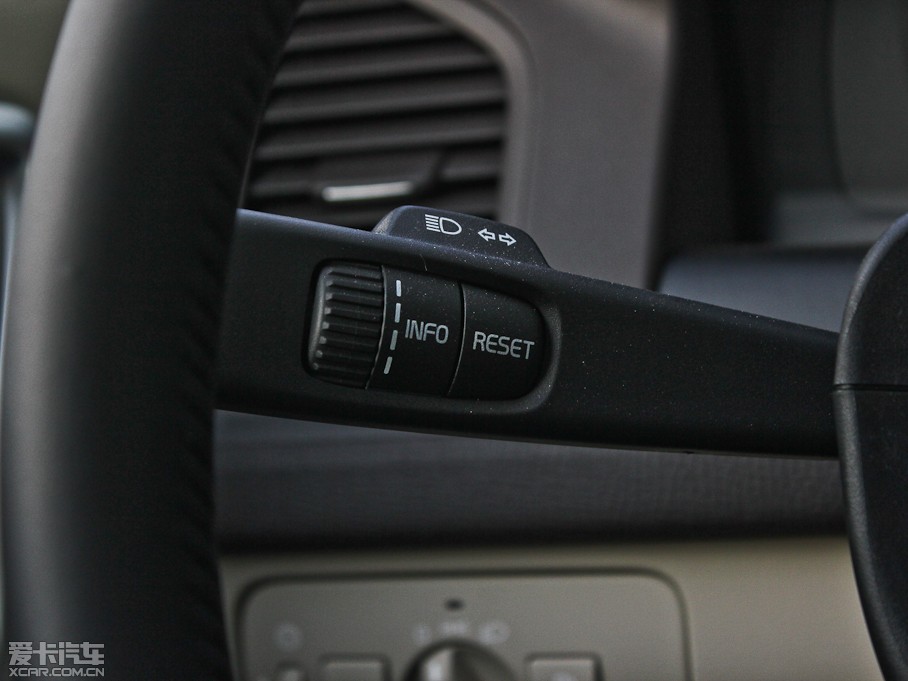 2012֠XC60(M) 2.0T T5 