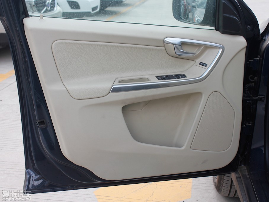 2012֠XC60(M) 2.0T T5 Ű