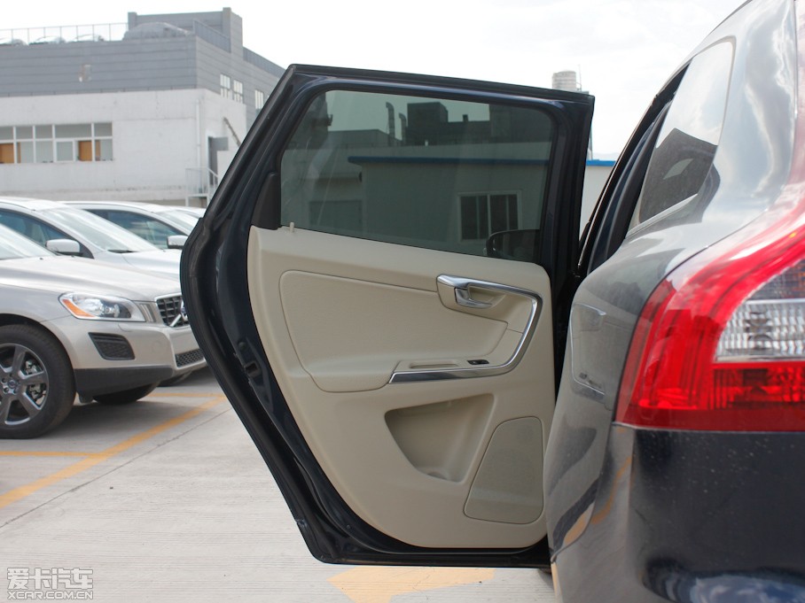 2012֠XC60(M) 2.0T T5 Ű