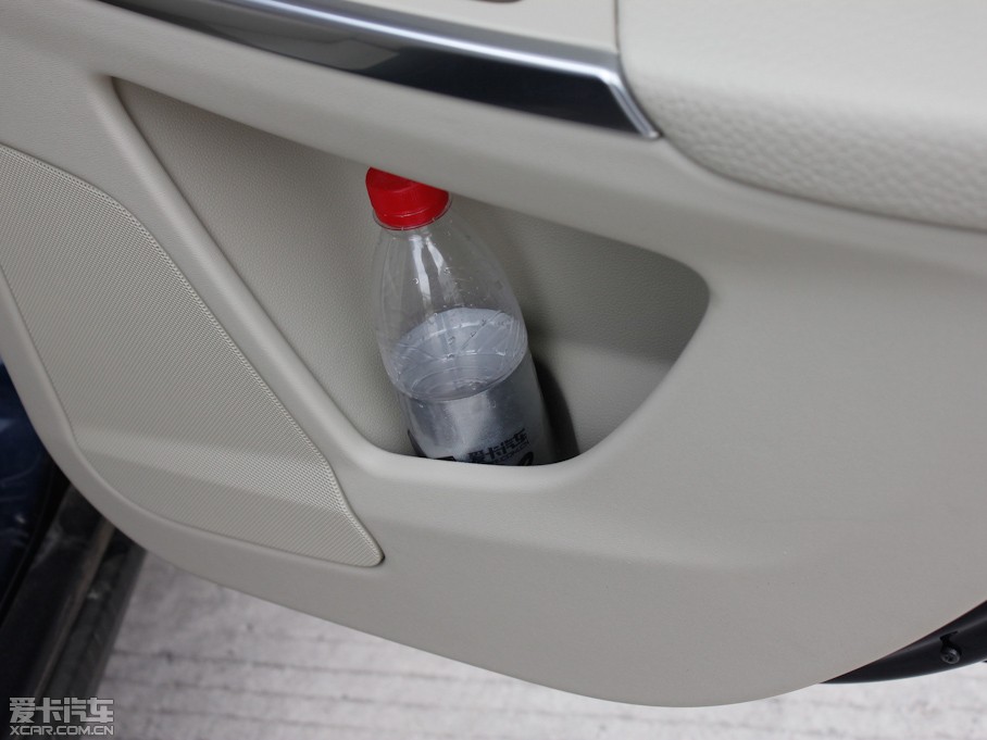 2012֠XC60(M) 2.0T T5 Ű