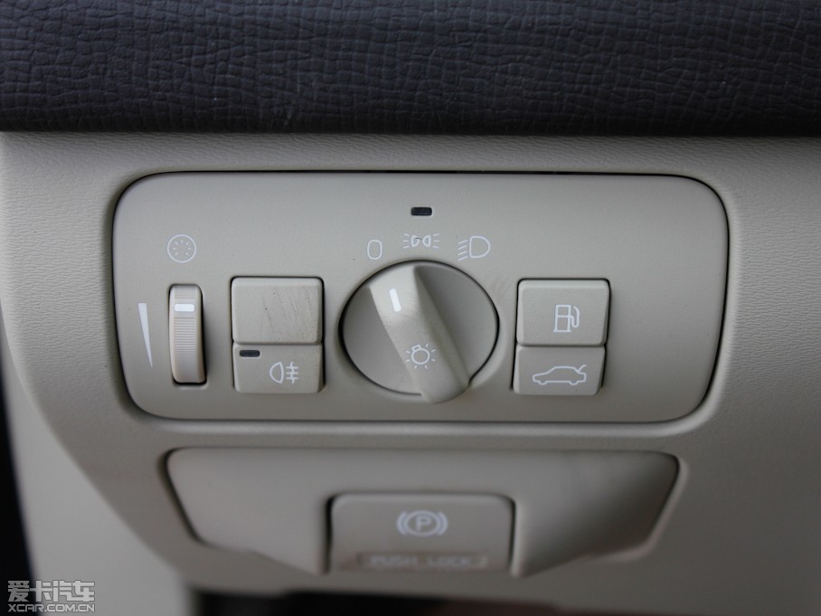 2012֠XC60(M) 2.0T T5 Ű