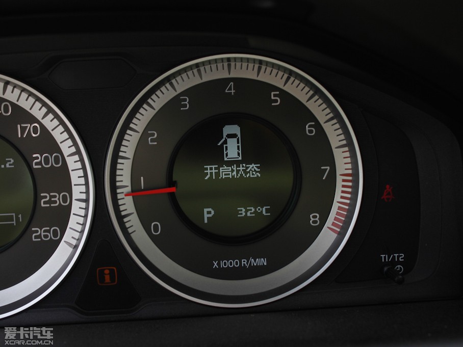 2012֠XC60(M) 2.0T T5 Ű