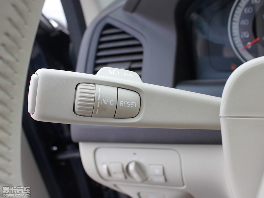 2012֠XC60(M) 2.0T T5 Ű