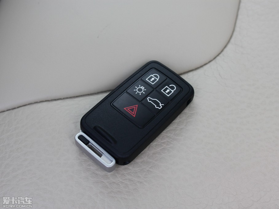 2012֠XC60(M) 2.0T T5 Ű