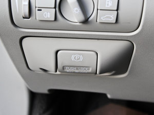 2012款2.0T T5 智尊版 驻车制动器