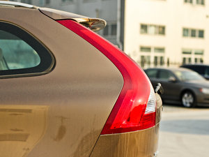 20123.0T T6 AWD\Ӱ ^