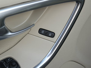 20123.0T T6 AWD\Ӱ g