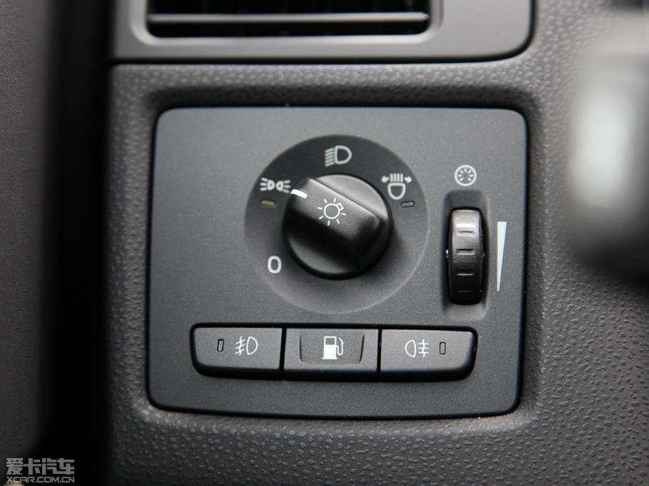 2012֠C30 2.0L Aktiv ńxb