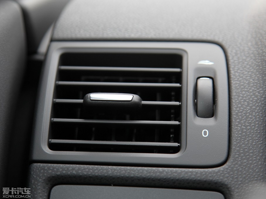 2012֠C30 2.0L Aktiv ńxb