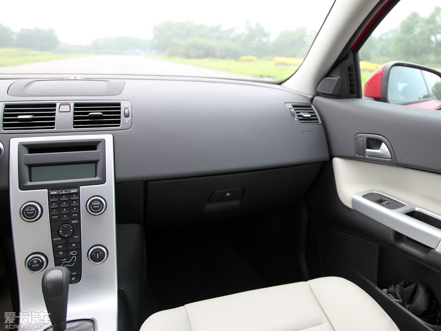 2012֠C30 2.0L Aktiv ńxb