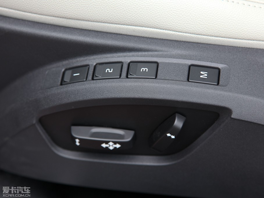 2012֠C30 2.0L Aktiv ńxb