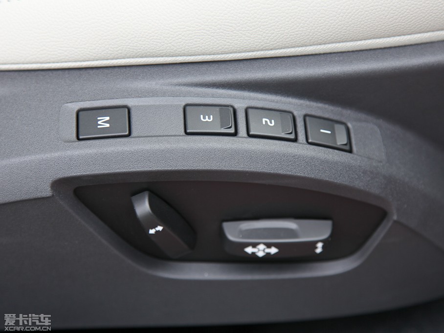 2012֠C30 2.0L Aktiv ńxb