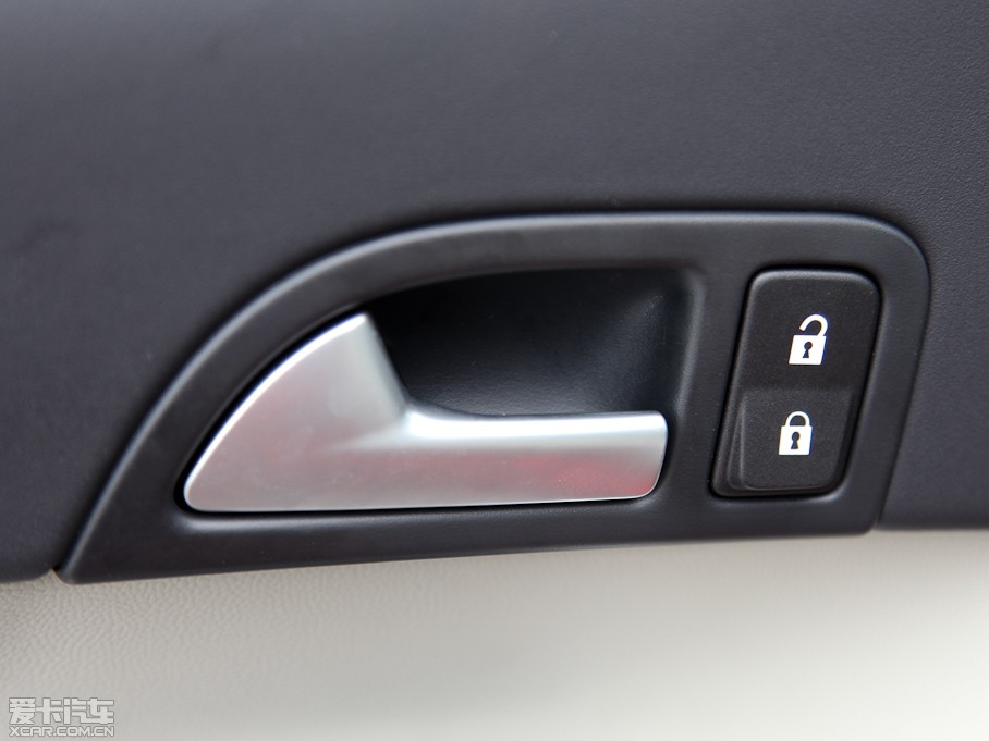 2012֠C30 2.0L Aktiv ń(dng)xb