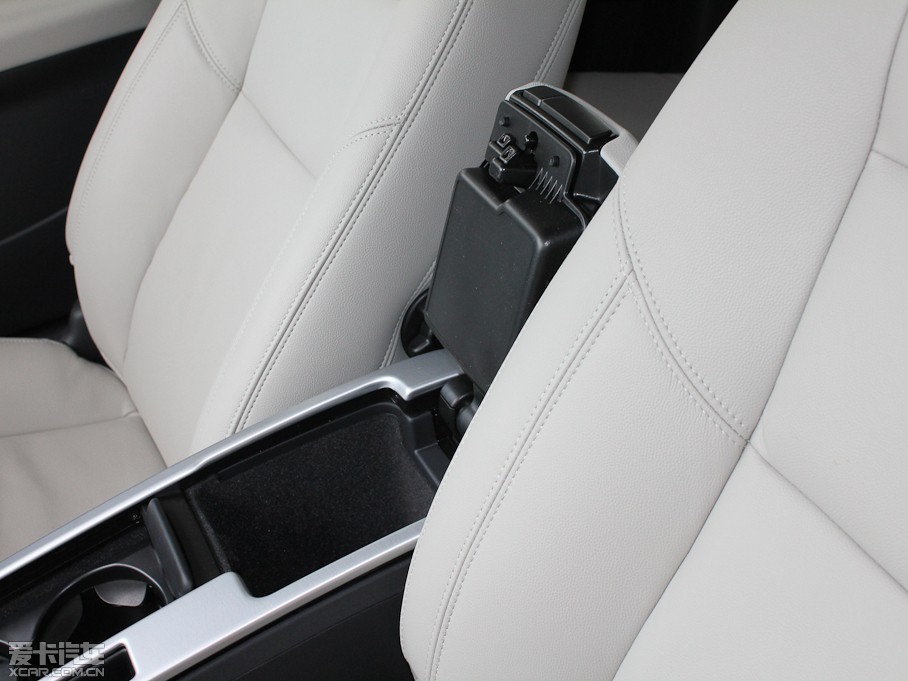 2012֠C30 2.0L Aktiv ńxb