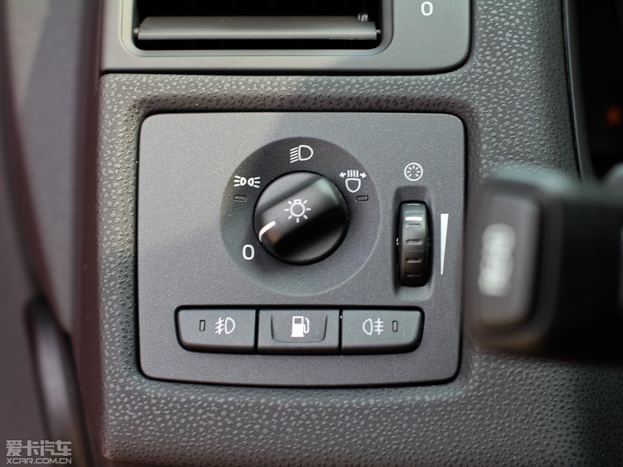 2012֠C30 2.0L Aktiv ńxb