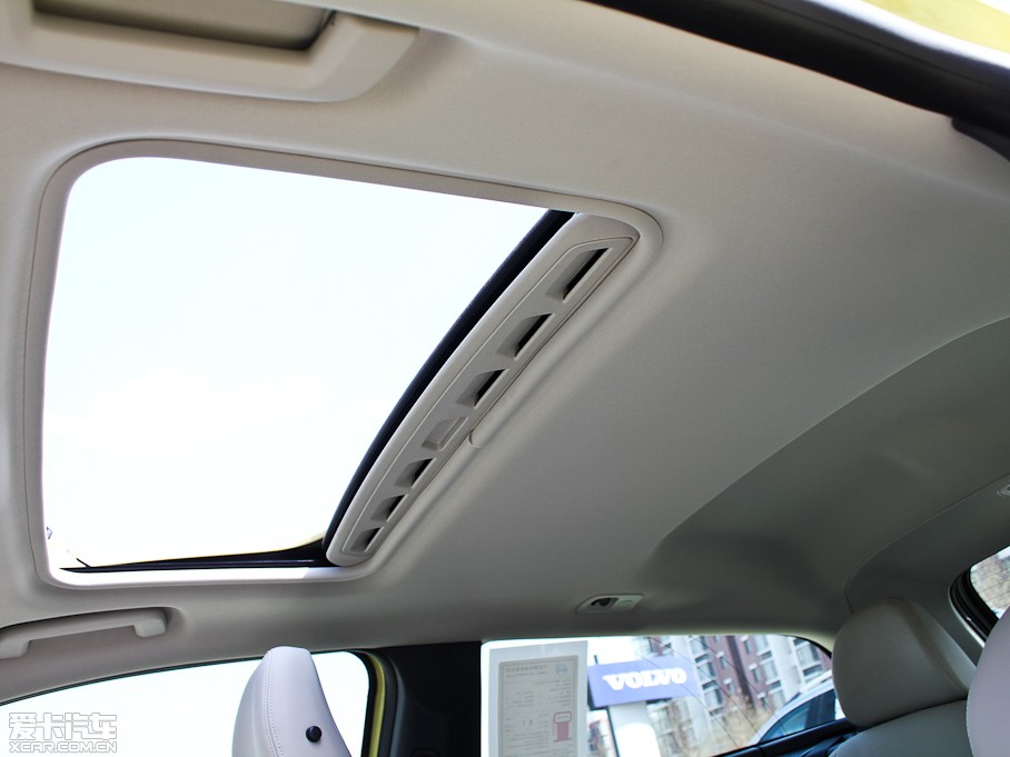 2012֠C30 2.0L Aktiv ńxb