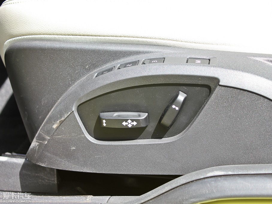 2012֠C30 2.0L Aktiv ńxb