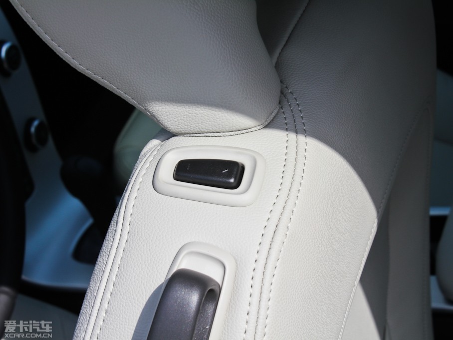 2012֠C30 2.0L Aktiv ńxb