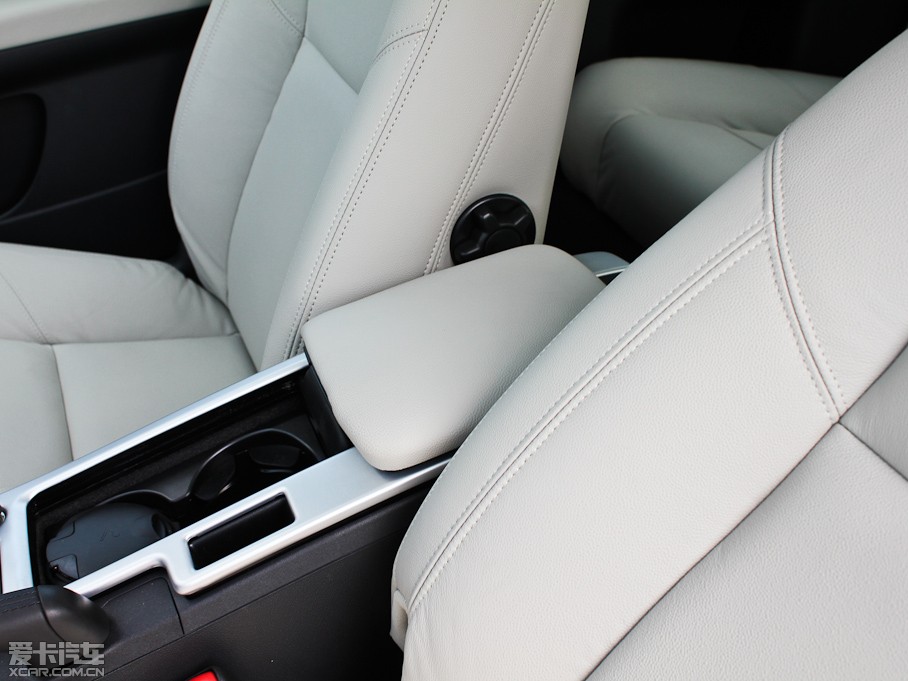 2012֠C30 2.0L Aktiv ńxb