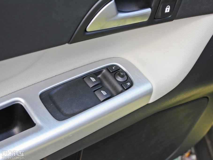 2012֠C30 2.0L Aktiv ńxb