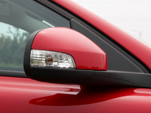 2012��2.0L Aktiv �ń��x�b �������^