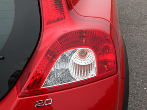 20122.0L Aktiv ńxb ^