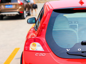 20122.0L Aktiv ńxb ^