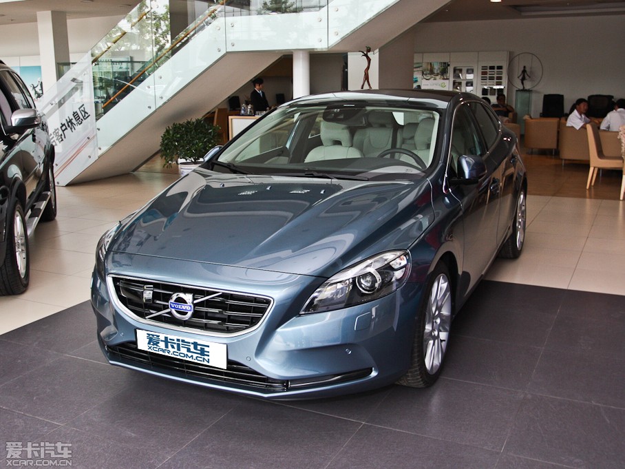 2013֠V40 R-Design