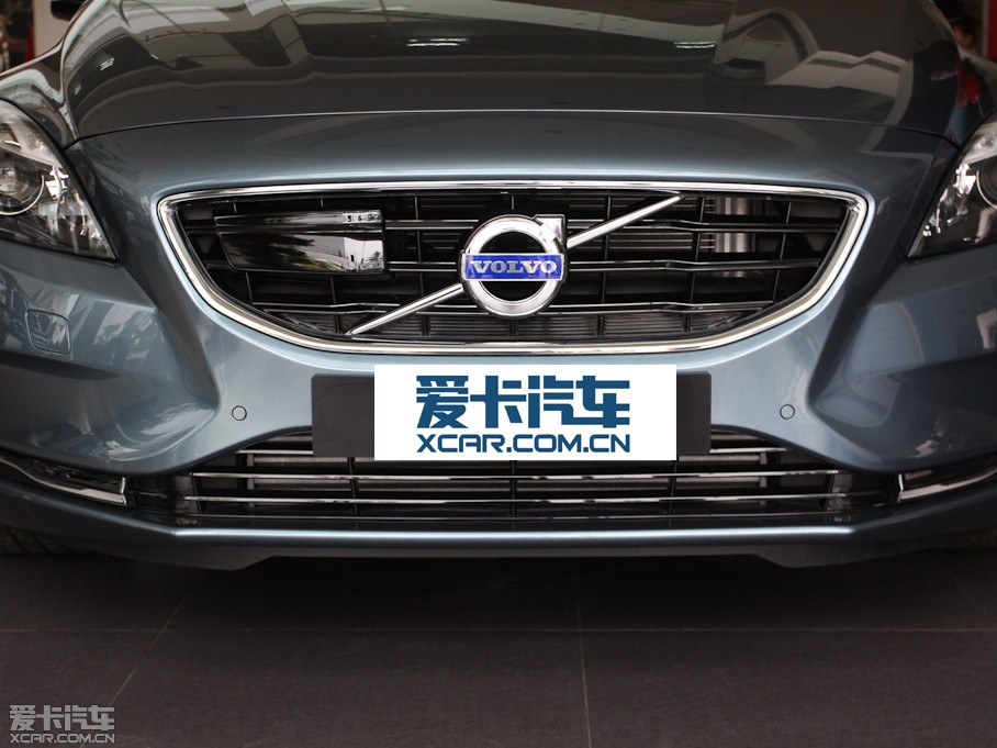 2013֠V40 R-Design