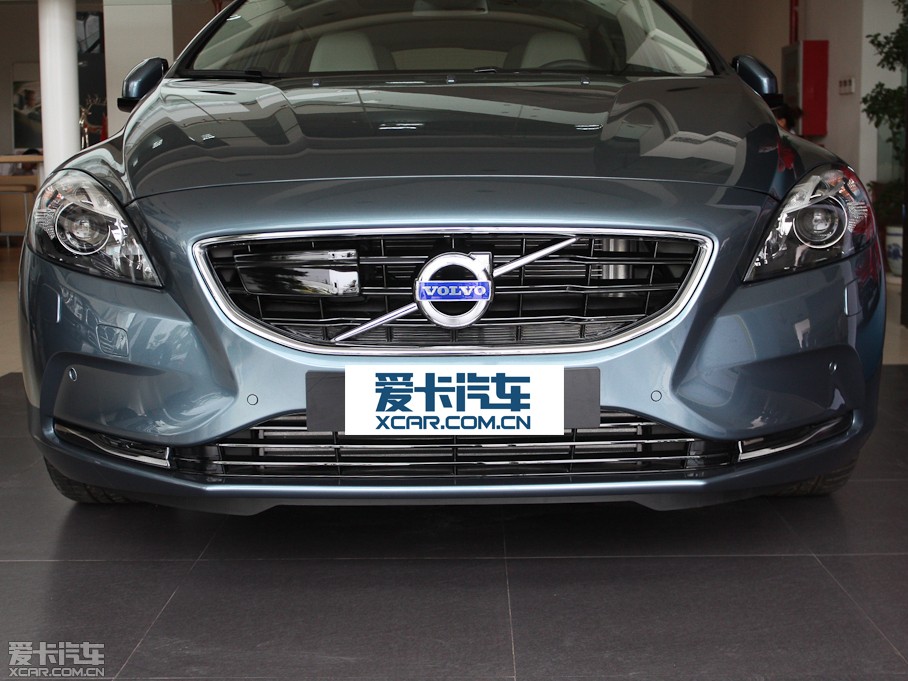2013֠V40 R-Design