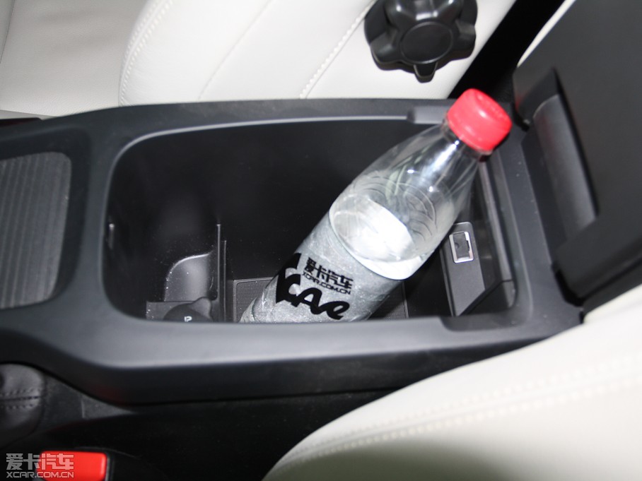 2013���֠���V40 R-Design