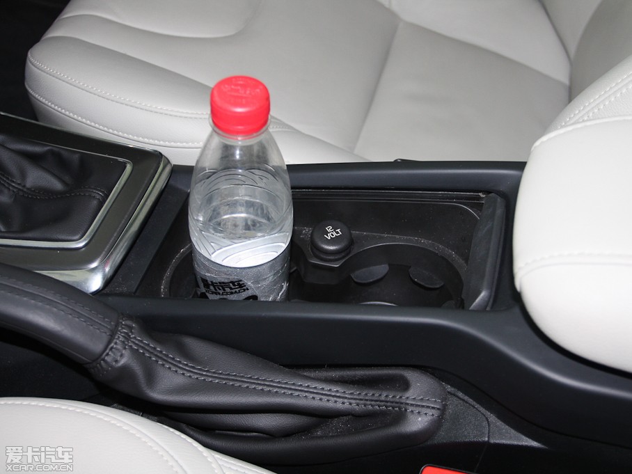 2013���֠���V40 R-Design