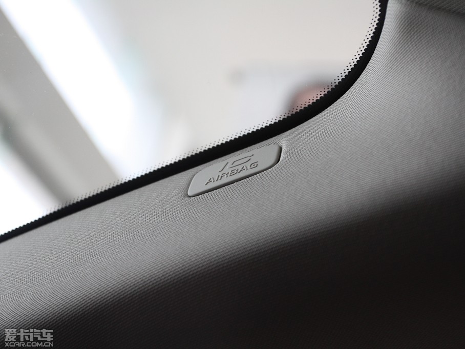 2013���֠���V40 R-Design