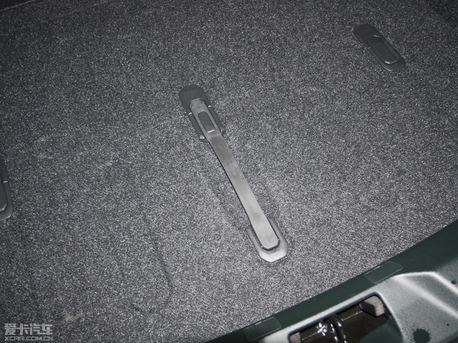 2013���֠���V40 R-Design