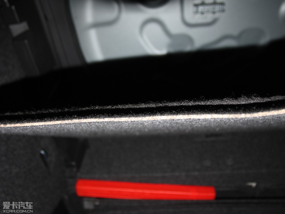 2013���֠���V40 R-Design