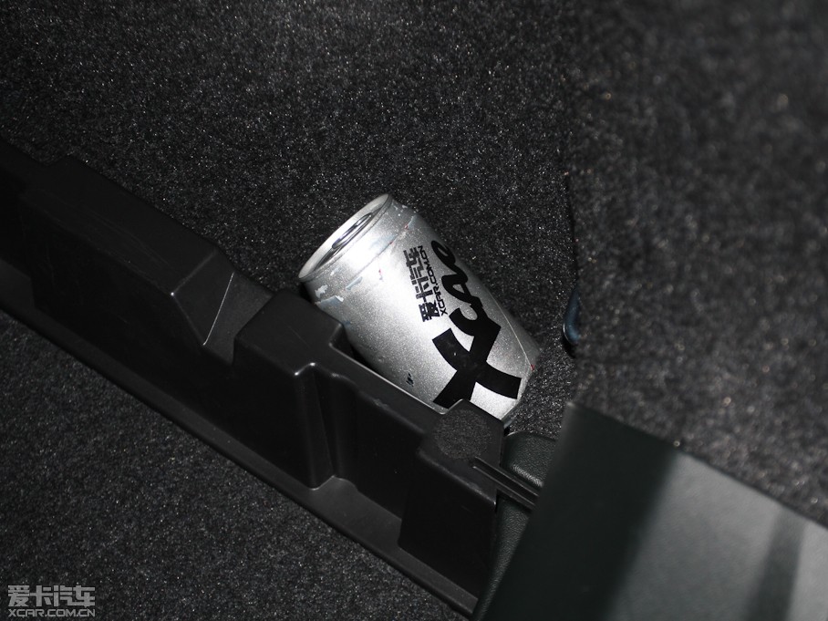 2013���֠���V40 R-Design