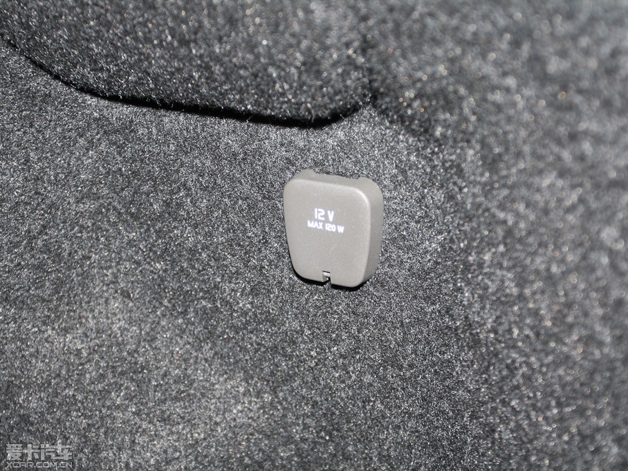 2013���֠���V40 R-Design