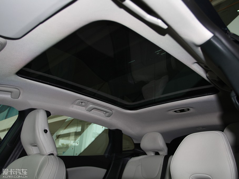 2013���֠���V40 R-Design