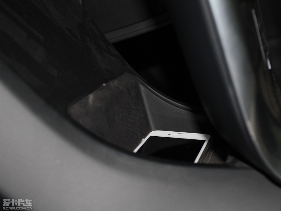 2013���֠���V40 R-Design