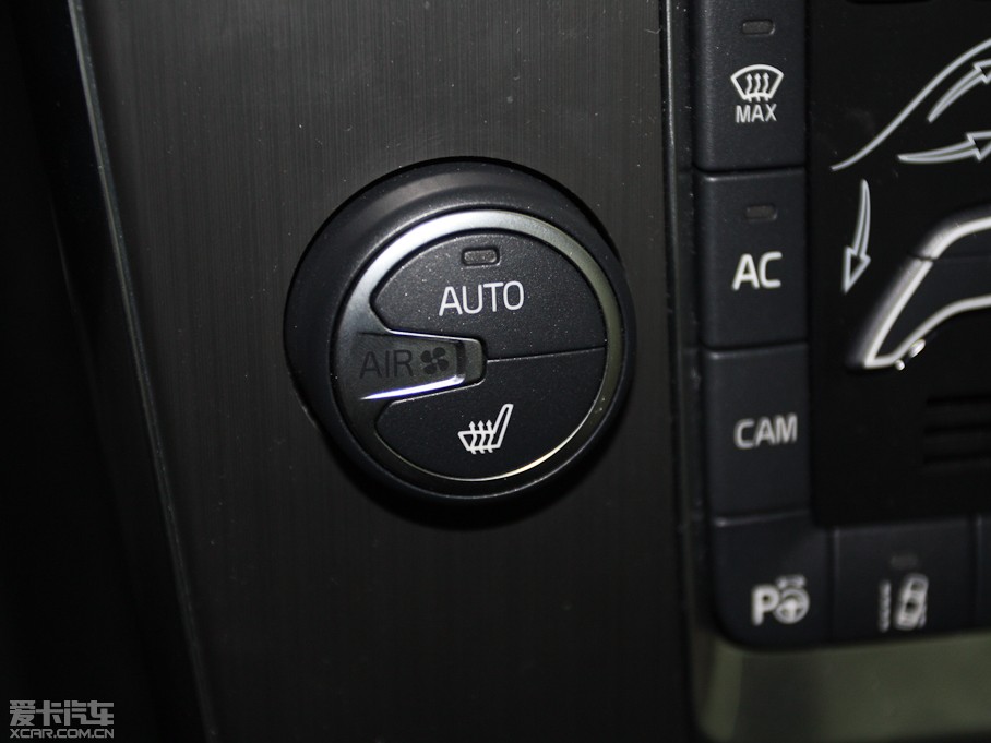 2013���֠���V40 R-Design