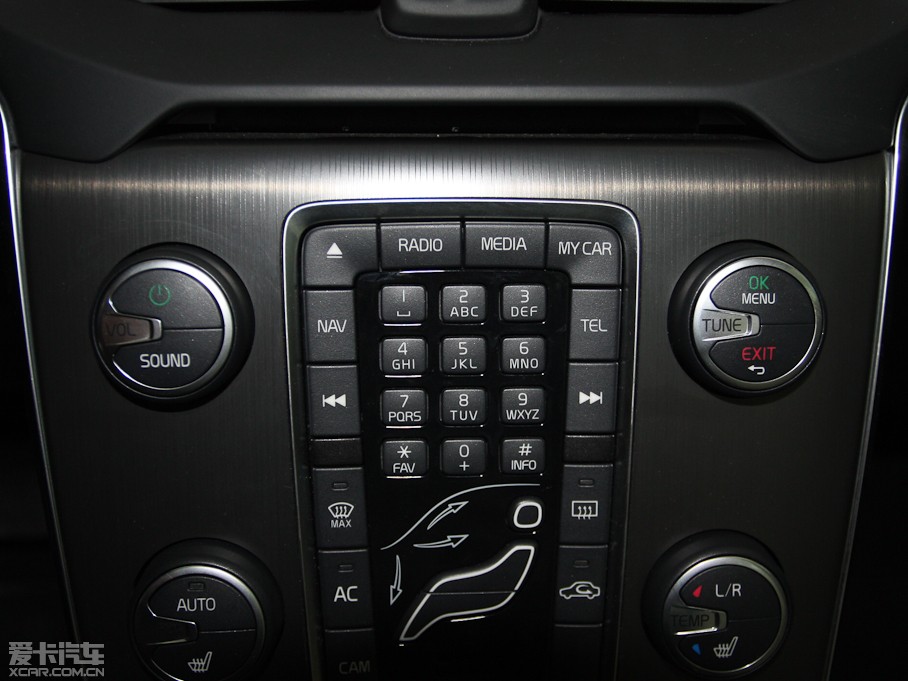 2013���֠���V40 R-Design