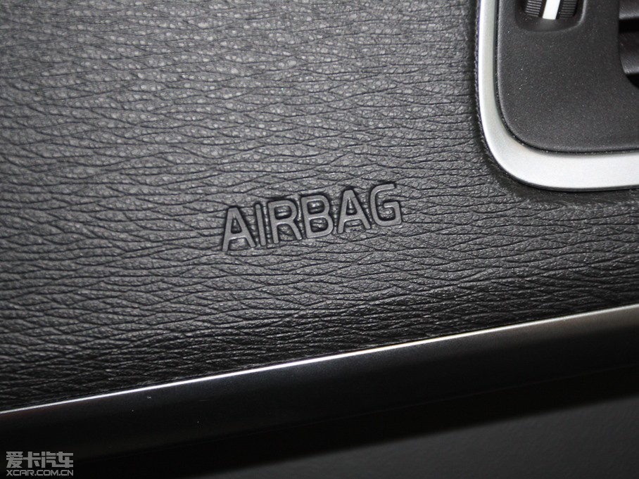 2013���֠���V40 R-Design