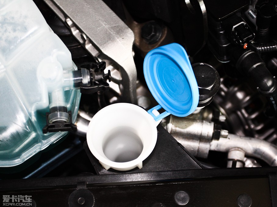 2013���֠���V40 R-Design