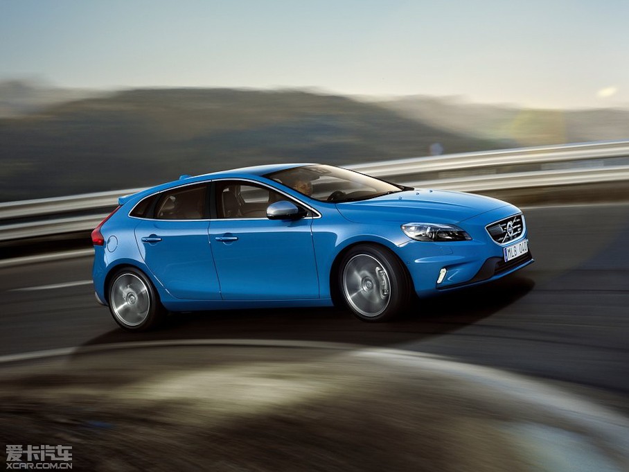 2013֠V40 R-Design