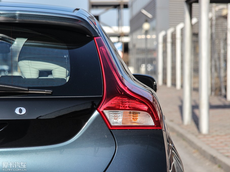 2013���֠���V40 2.0T ���Ű�