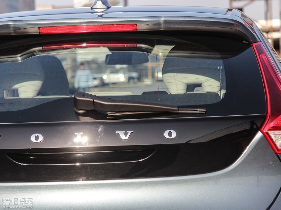 2013���֠���V40 2.0T ���Ű�