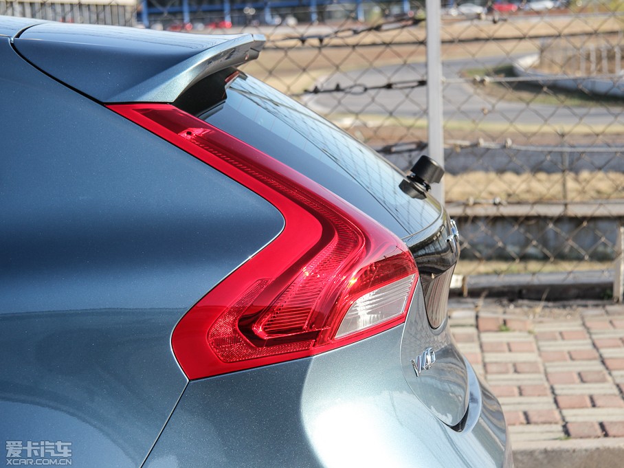 2013���֠���V40 2.0T ���Ű�